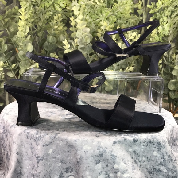 Unlisted DkNavy Blue 2” Satin Fabric Heels Women’s 8M✨Classy & Clean Condition✨ - Picture 5 of 9